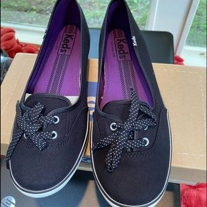Keds lace up “Teacup” canvas sneakers-NIB!